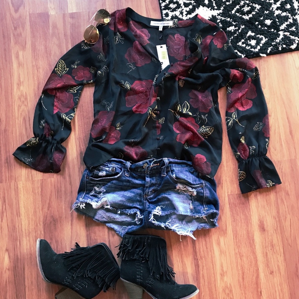 Cupcakes & Cashmere New top M